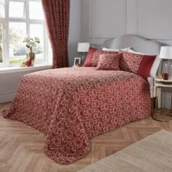 Dreams & Drapes Woven Hawthorne Quilted Bedspread 240x220cm - Burgundy