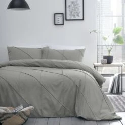 Serene Diamond Slant/Dart Duvet Cover Set - Grey