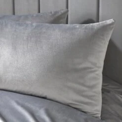 Laurence Llewelyn-Bowen Montrose Bedding Duvet Cover Set - Silver -Home Furnishings Store montrose duvet silver 2