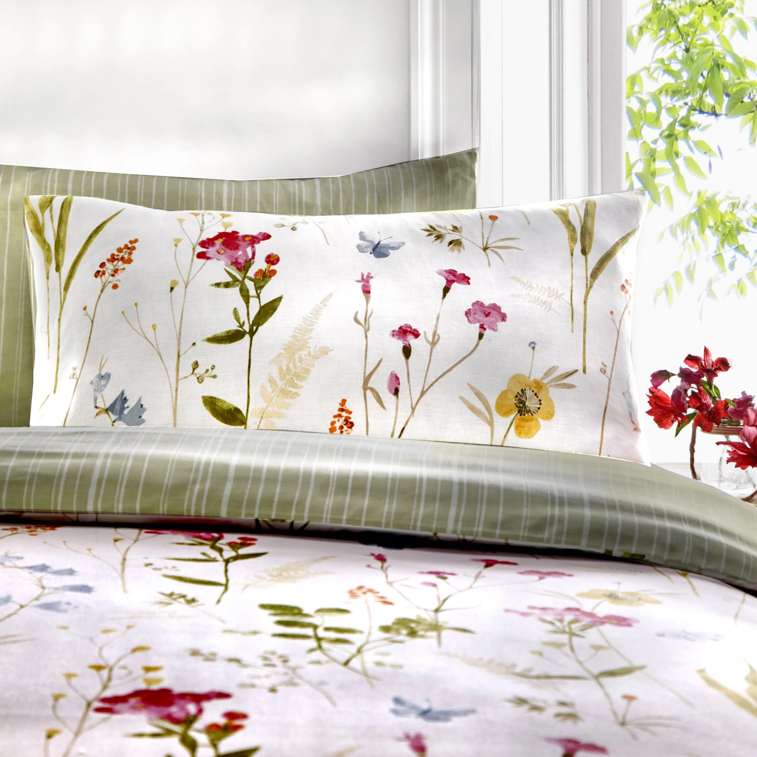 Dreams & Drapes Design Spring Glade Duvet Cover Set - Multi 2 Dreams & Drapes Design Spring Glade Duvet Cover Set - Multi - Image 2
